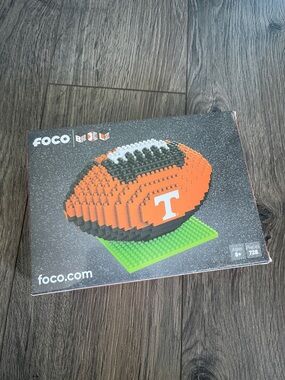 FOCO Kids Building Set - Orange Tennessee Football Brick Model